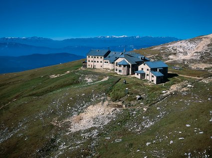 A Dolomite hut with an eventful history A Dolomite hut with an eventful history