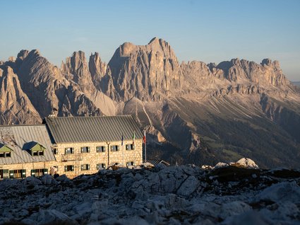 Schlernhaus: hike up the Sciliar/Schlern Schlernhaus: hike up the Sciliar/Schlern