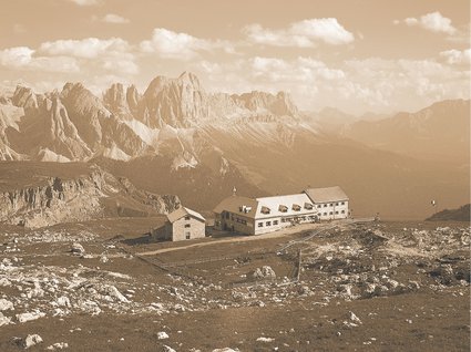 A Dolomite hut with an eventful history A Dolomite hut with an eventful history