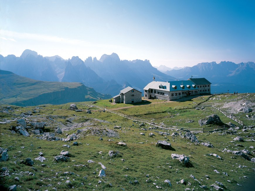 A Dolomite hut with an eventful history A Dolomite hut with an eventful history