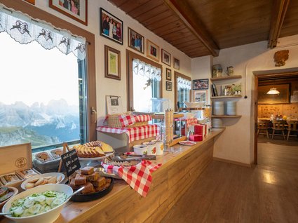 Schlernhaus: hike up the Sciliar/Schlern Schlernhaus: hike up the Sciliar/Schlern